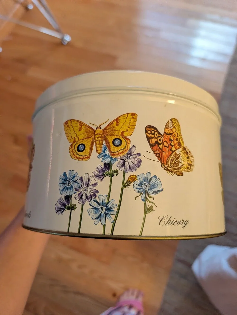 Vintage 80s Round Metal Butterfly Wildflower Circular Tin Botanical Floral Retro